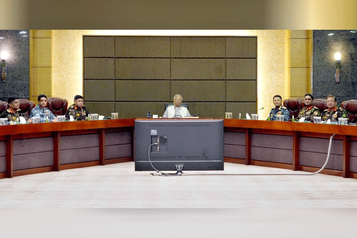 সংসদ নির্বাচন ও গণভোট বিষয়ে সেনাসদরে প্রধান উপদেষ্টার মতবিনিময়