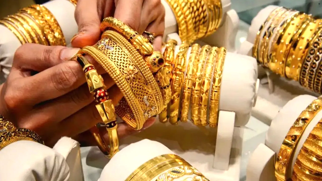 স্বর্ণের দাম ভরি আড়াই লাখ টাকা ছাড়িয়ে গেল