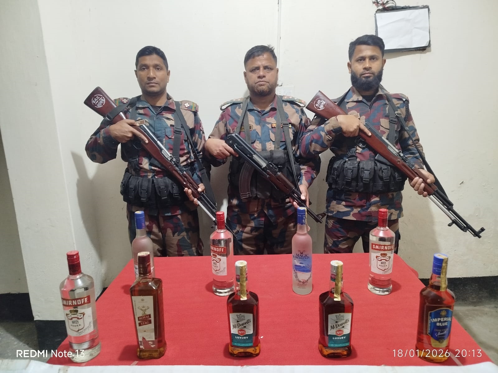 যশোর সীমান্তে বিজিবির অভিযানে মাদকদ্রব্য সহ চোরাচালানী মালামাল আটক