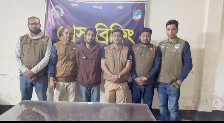 যশোরে বিএনপি নেতা আলমগীর হত্যা মামলার মূল শুটার ত্রিদিব চক্রবর্তী আটক