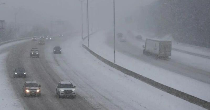 যুক্তরাষ্ট্রে ভয়াবহ তুষার ঝড়ের আশঙ্কায় ১০ অঙ্গরাজ্যে জরুরি অবস্থা ঘোষণা