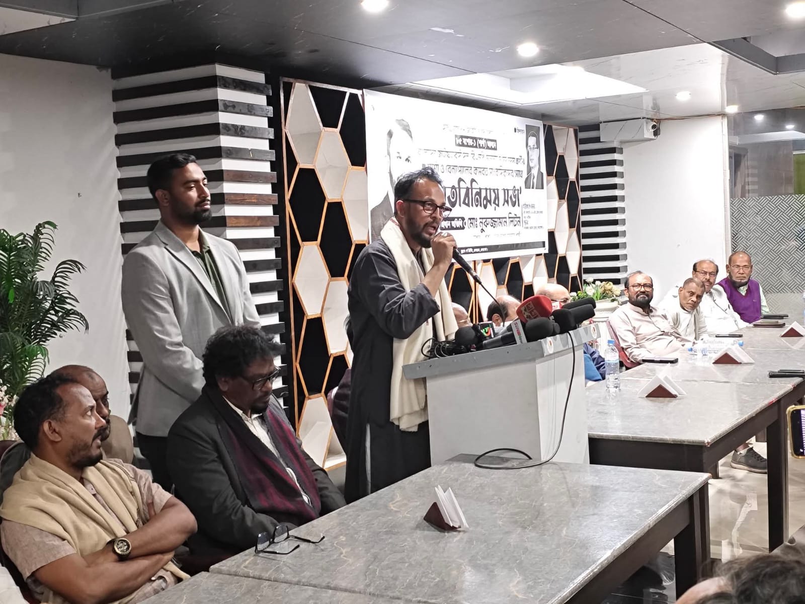 বেনাপোলে সাংবাদিকদের সাথে ধানের শীষের প্রার্থী লিটনের মতবিনিময় সভা অনুষ্ঠিত