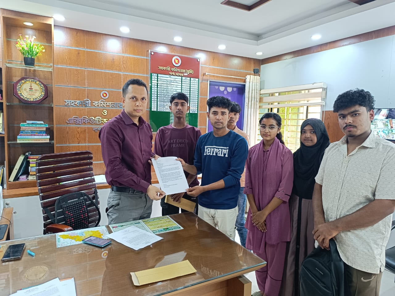 বেনাপোল বল্ডফিল্ড মাঠকে ঈদগাহে রূপান্তরের উদ্যোগ বন্ধের দাবিতে আবেদন