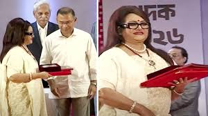 গুণীজনদের হাতে একুশে পদক তুলে দিলেন প্রধানমন্ত্রী তারেক রহমান