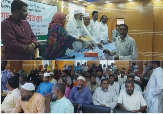 কেশবপুরে নগদ অর্থ ও শাড়ি বিতরণ করেছেন অধ্যাপক মোক্তার আলী এম.পি