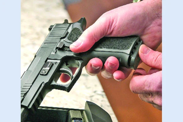 সীমান্ত পথে আসছে অস্ত্রের চালান যাচ্ছে খুলনায় সন্ত্রাসীদের হাতে