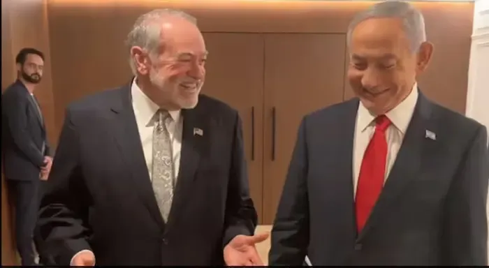 নেতানিয়াহু হেসে বললেন, ‘আমি মরি নাই’