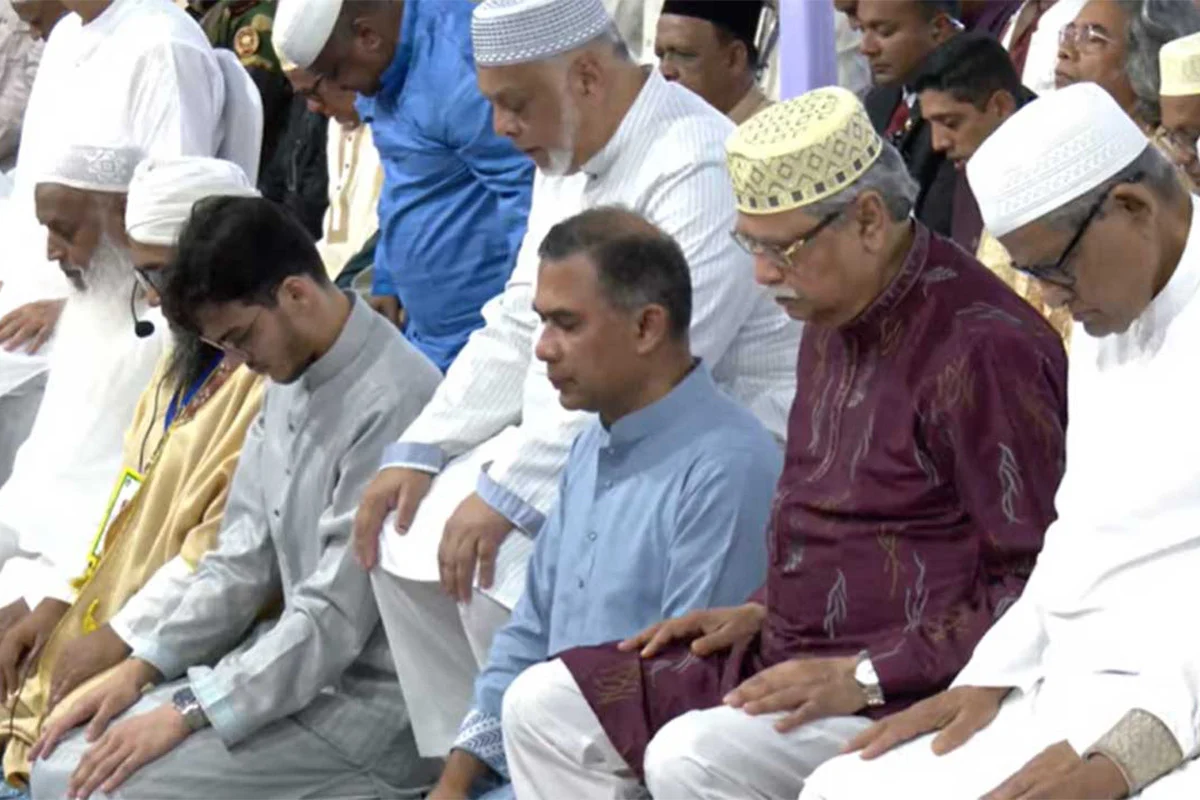 জাতীয় ঈদগাহে ঈদের নামাজ আদায় করলেন রাষ্ট্রপতি ও প্রধানমন্ত্রী
