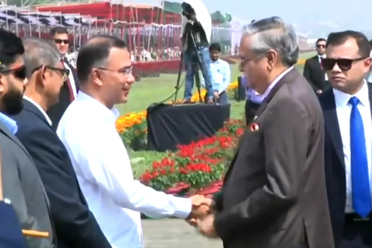 কুচকাওয়াজ অনুষ্ঠানে রাষ্ট্রপতি ও প্রধানমন্ত্রী