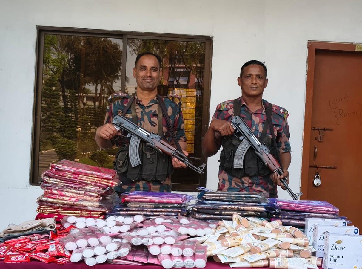 যশোর সীমান্তে আসামী সহ মাদকদ্রব্য ও চোরাচালানী মালামাল আটক