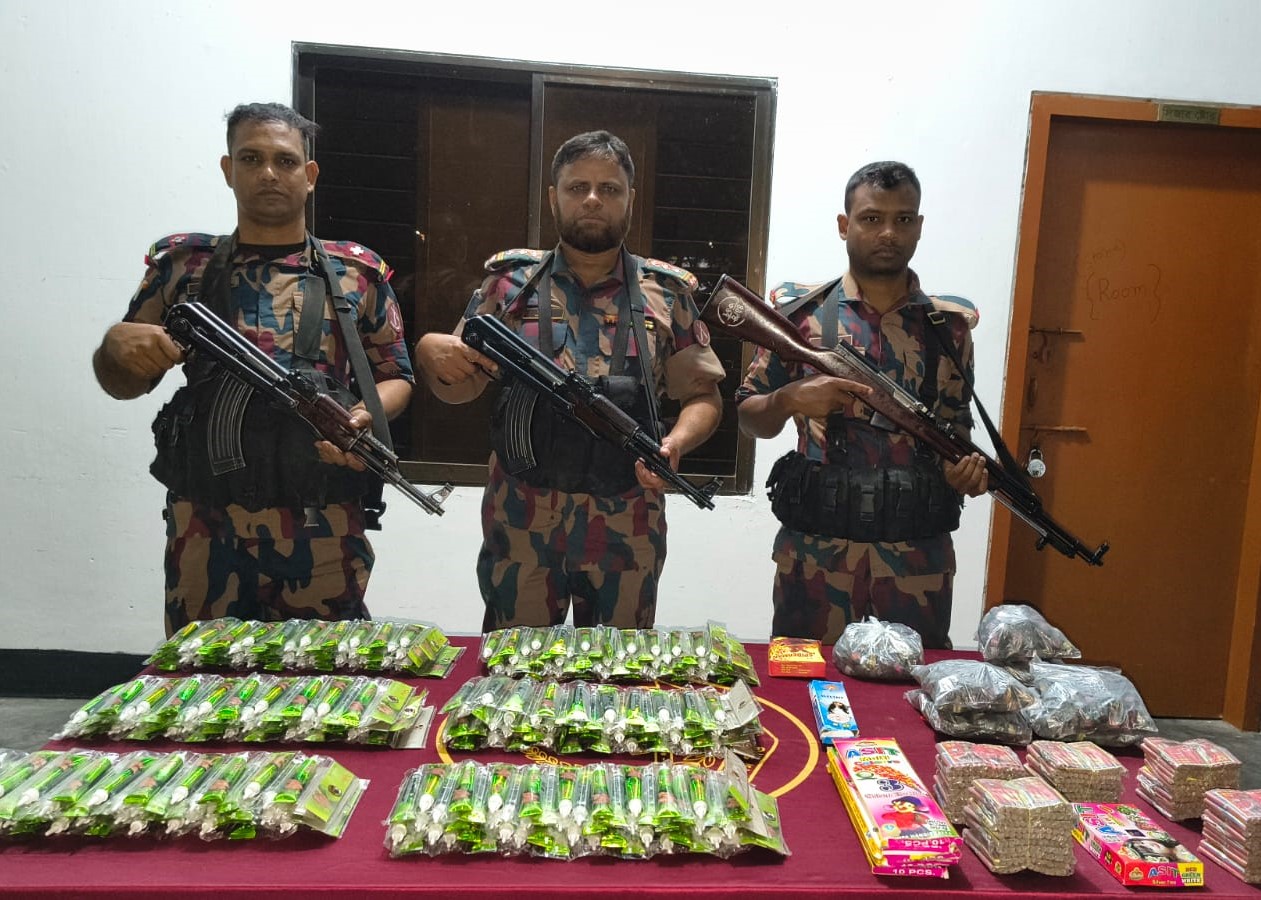 যশোর সীমান্তে ধারাবাহিক অভিযানে মাদক ও চোরাচালানী মালামাল আটক