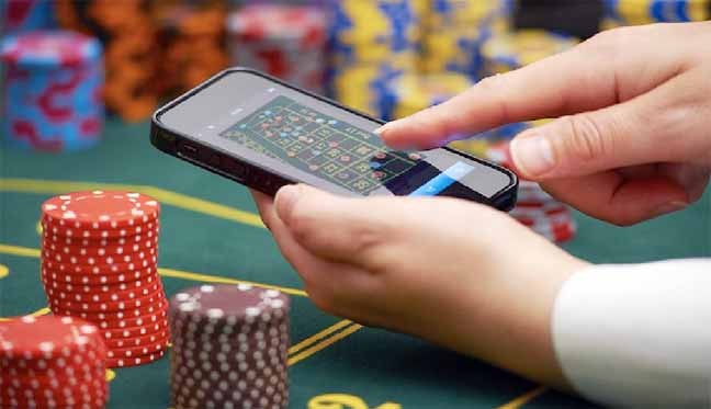 স্মার্টফোনে জুয়ার নেশা, শার্শায় নিঃস্ব হচ্ছে সবাই