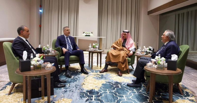 মধ্যপ্রাচ্য যুদ্ধ থামাতে এবার ৪ মুসলিম দেশের জরুরি বৈঠক