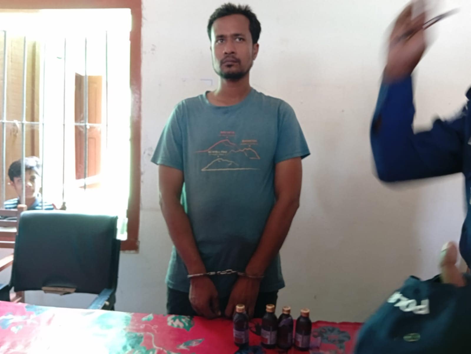 কালিগঞ্জে মাদক ব্যবসায়ী মোস্তাফিজুর আটক