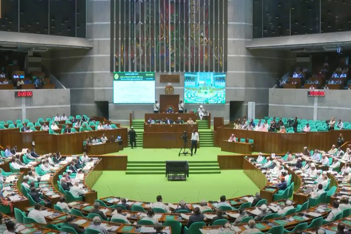 অন্তর্বর্তী সরকারের ১৩৩ অধ্যাদেশের প্রতিবেদন সংসদে উত্থাপন, বাতিল হচ্ছে ১৬টি