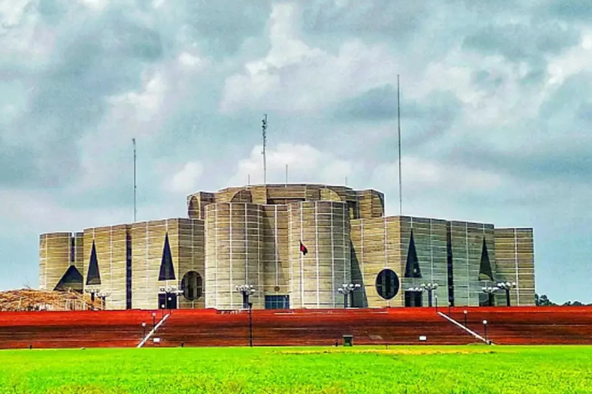 সরকারি চাকরিতে প্রবেশের বয়সসীমা ৩২ বছর করে সংসদে বিল পাস