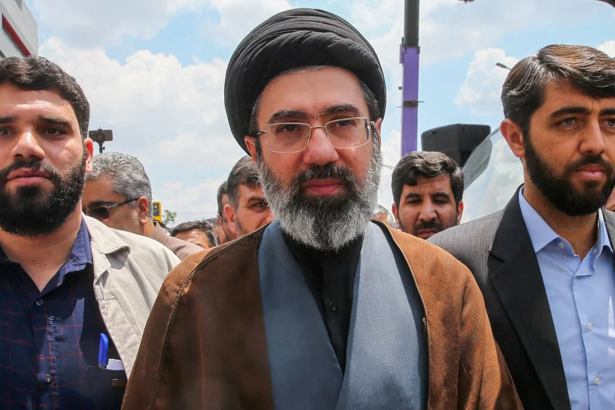 ইরানি জনগণের ঐক্য শত্রুপক্ষের অবস্থানকে দুর্বল করে দিয়েছে : মোজতবা খামেনি