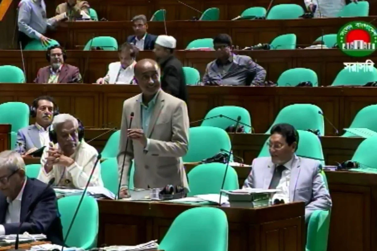 সংবিধান সংশোধনে ১৭ সদস্যের কমিটি গঠনের প্রস্তাব 