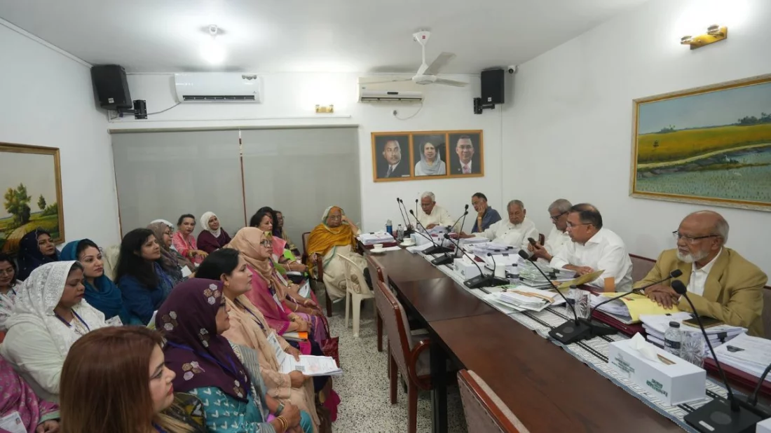 মধ্যরাত অবধি সংরক্ষিত নারী আসনে মনোনয়ন প্রত্যাশীদের সাক্ষাৎকার নিলেন প্রধানমন্ত্রী