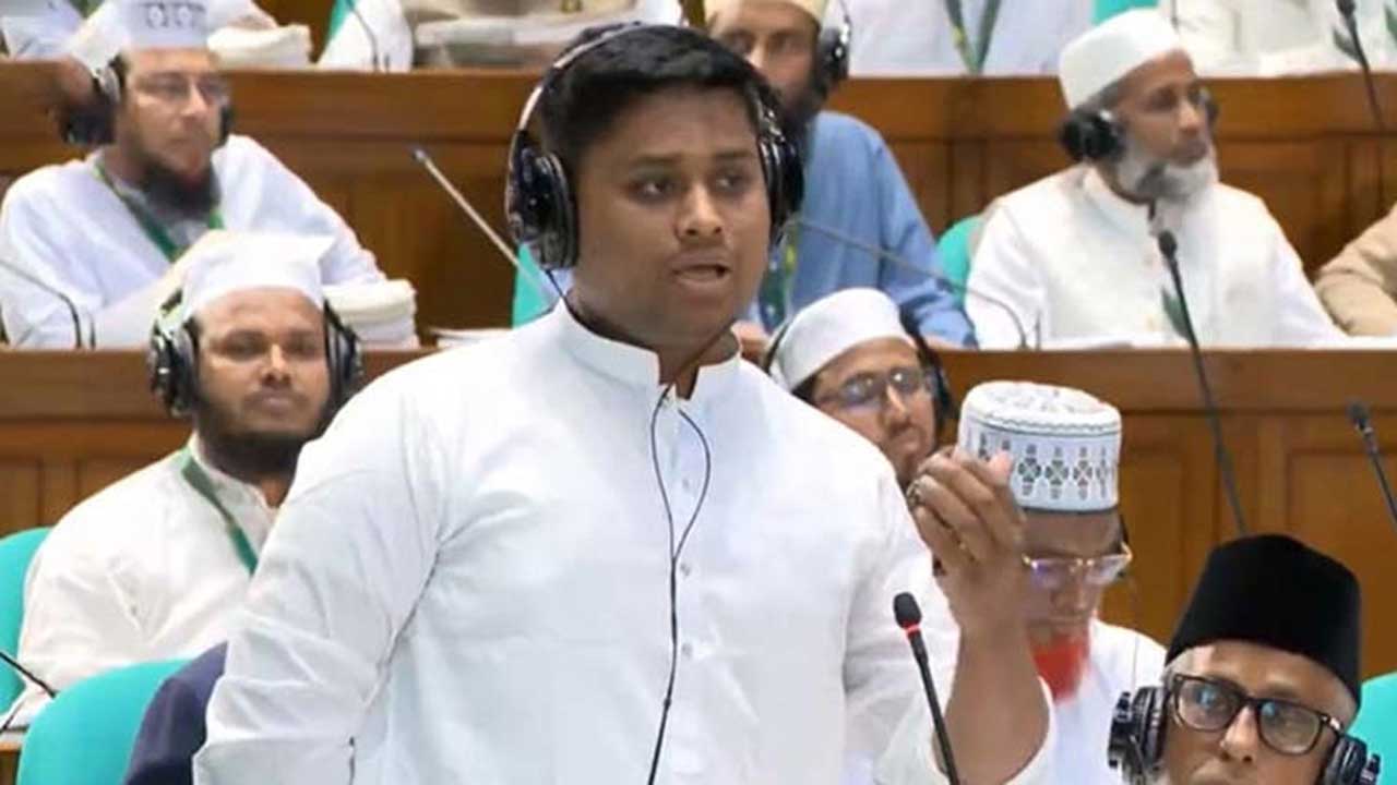 অ্যাক্টিভিস্ট হাসান নাসিমকে গ্রেফতার, সংসদে হাসনাতের ক্ষোভ, ব্যাখা চিফ হুইপের