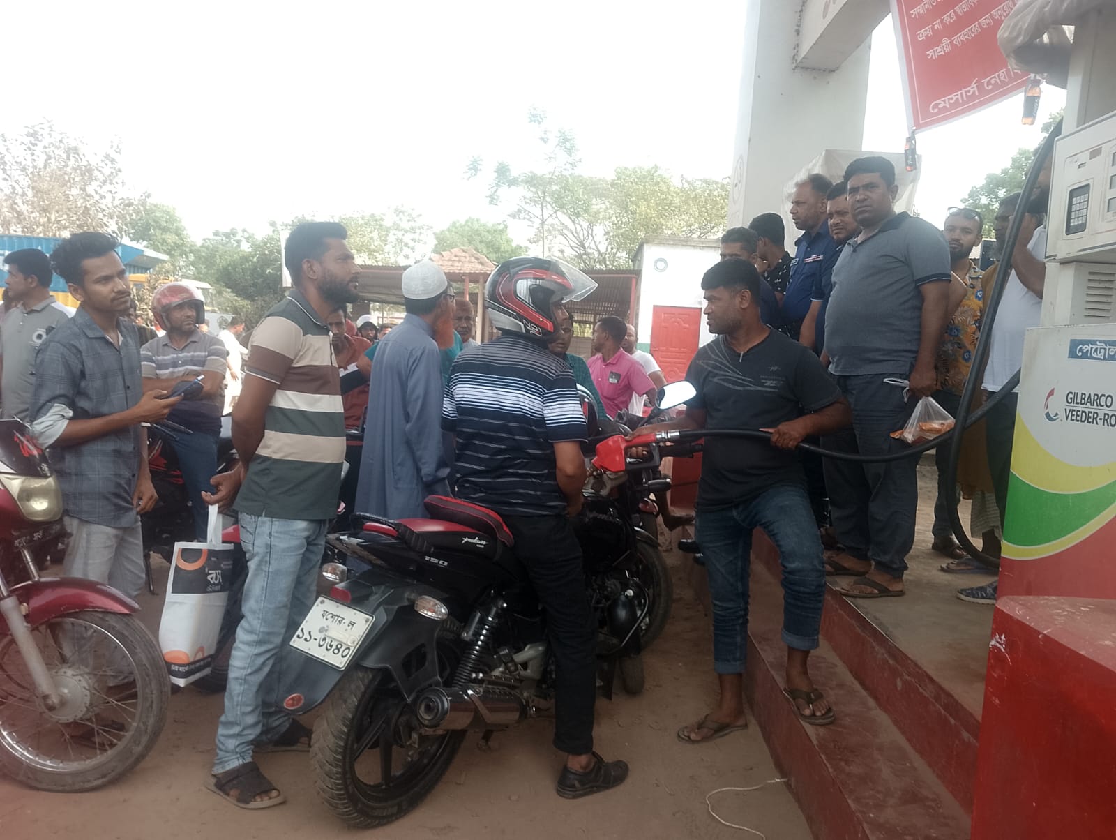 সারসার শ্যামলাগাছির শ্যামলী পাম্পের তেল বিক্রির তেলেসমাতি দুর্নীতি