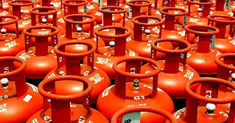 ১২ কেজি এলপিজির দাম ২১২ বেড়ে হয়েছে ১,৯৪০ টাকা