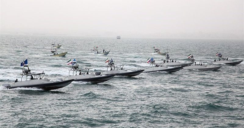 ইরানি হুঙ্কারে হরমুজ প্রণালী থেকে পিছু হটলো মার্কিন ডেস্ট্রয়ার