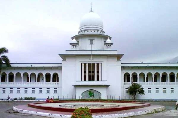 রাজধানীর ফুটপাতে হকারদের জায়গা বরাদ্দ কেন অবৈধ নয় – হাইকোর্ট