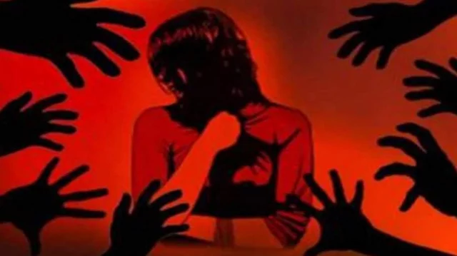 কুমিল্লায় স্বামীর কাছ থেকে কেড়ে নিয়ে স্ত্রীকে সংঘবদ্ধ ধর্ষণ