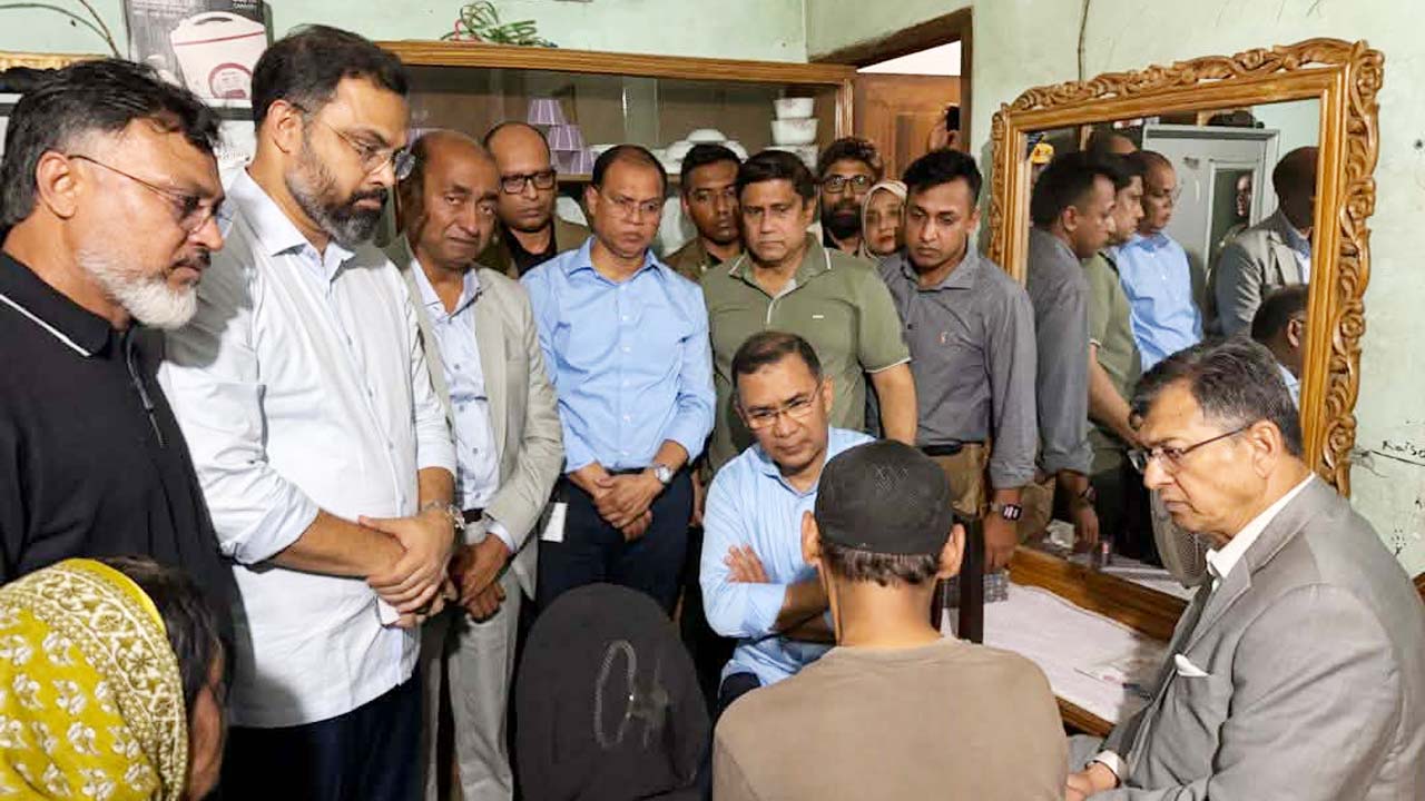 শিশু রামিসার জ্যেষ্ঠ বোনের দায়িত্ব নিয়েছেন প্রধানমন্ত্রী
