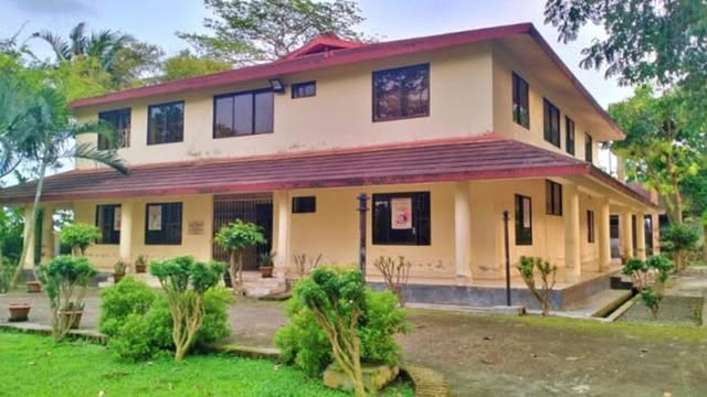 কাজীর শিমলায় নজরুল স্মৃতিকেন্দ্রটি এখন অবহেলায় জর্জরিত