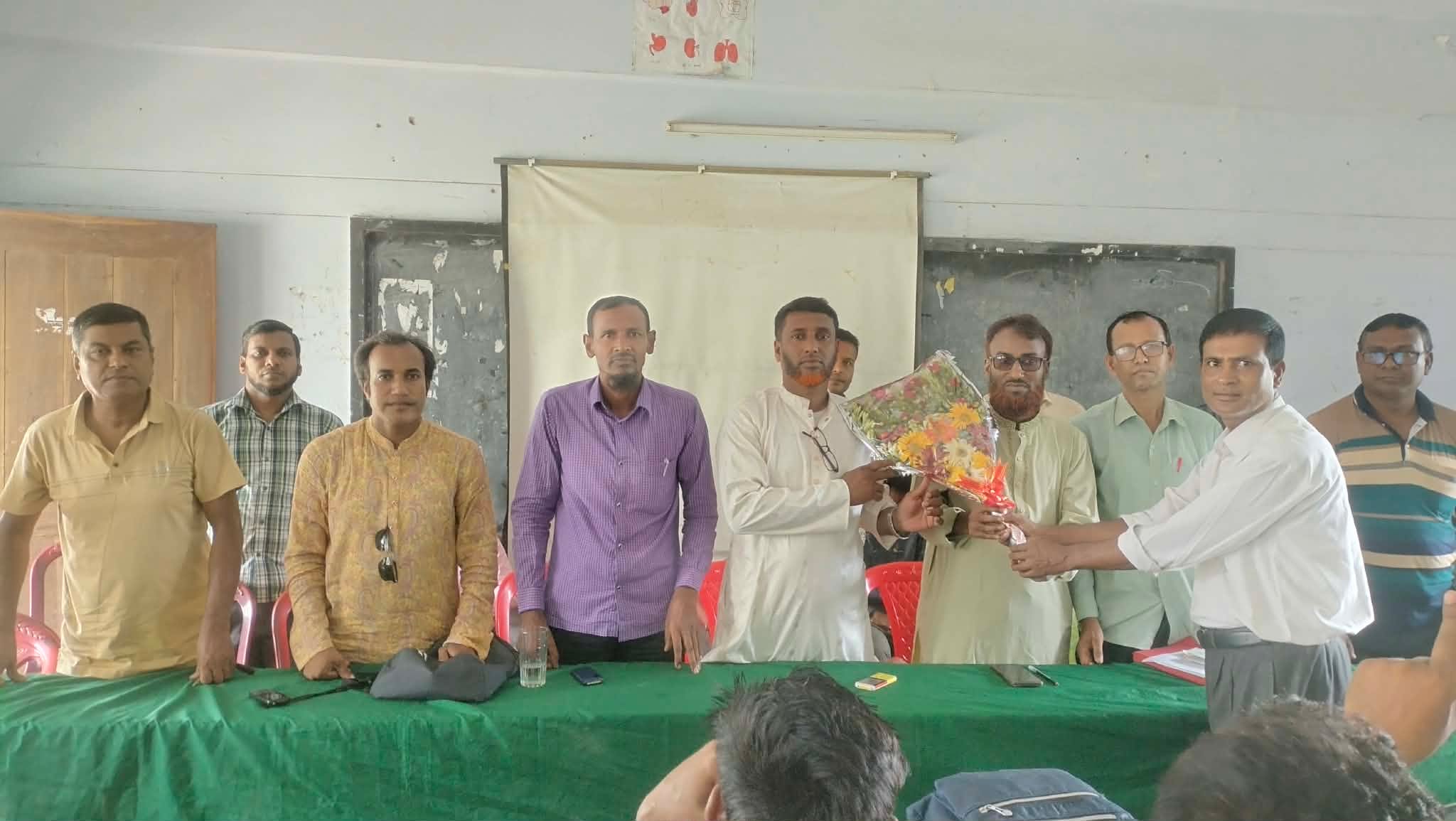 বিষ্ণুপুর পিকেএম মাধ্যমিক বিদ্যালয়ে নবগঠিত এডহক কমিটির পরিচিতি সভা 