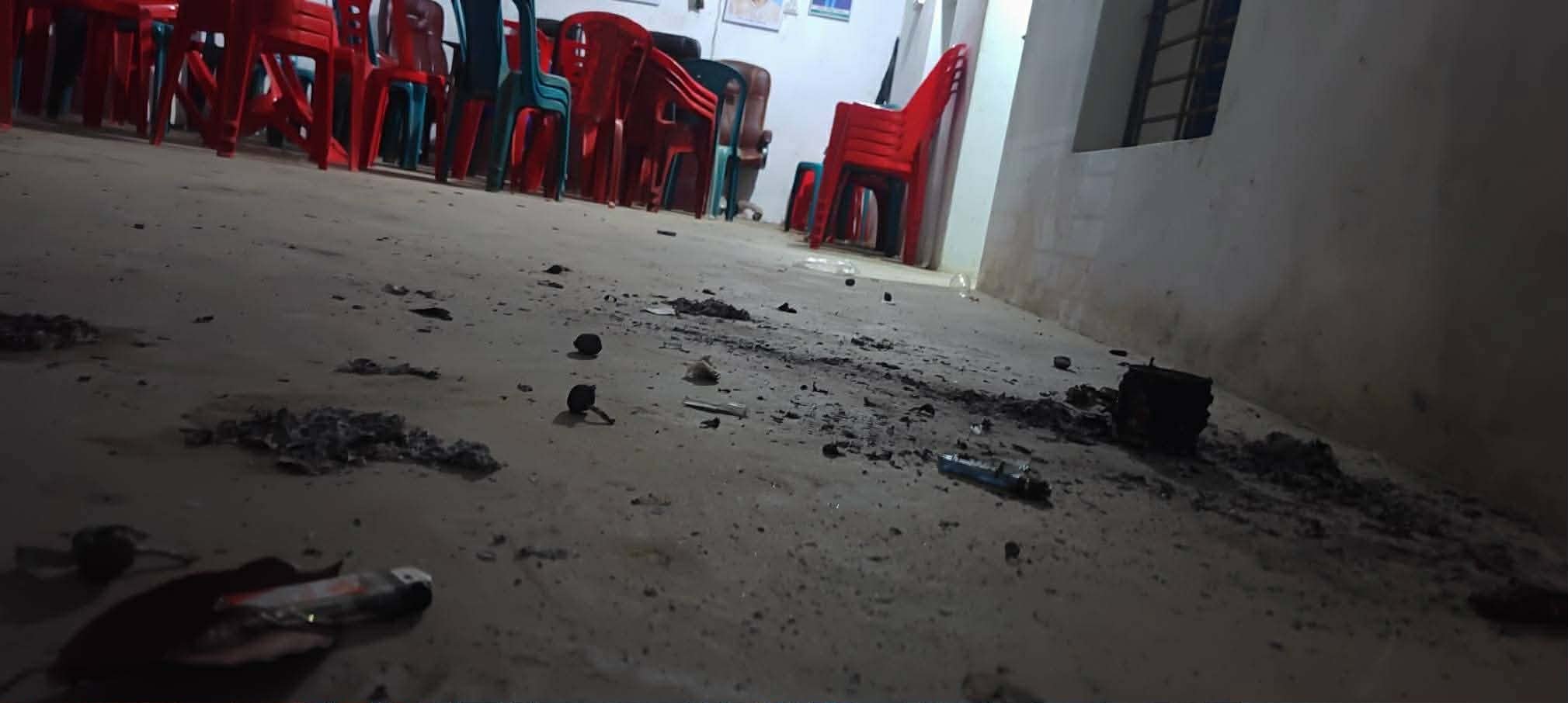 সাতক্ষীরার কালিগঞ্জে বিএনপি কার্যালয়ে ককটেল ও বোমা বিস্ফোরণ