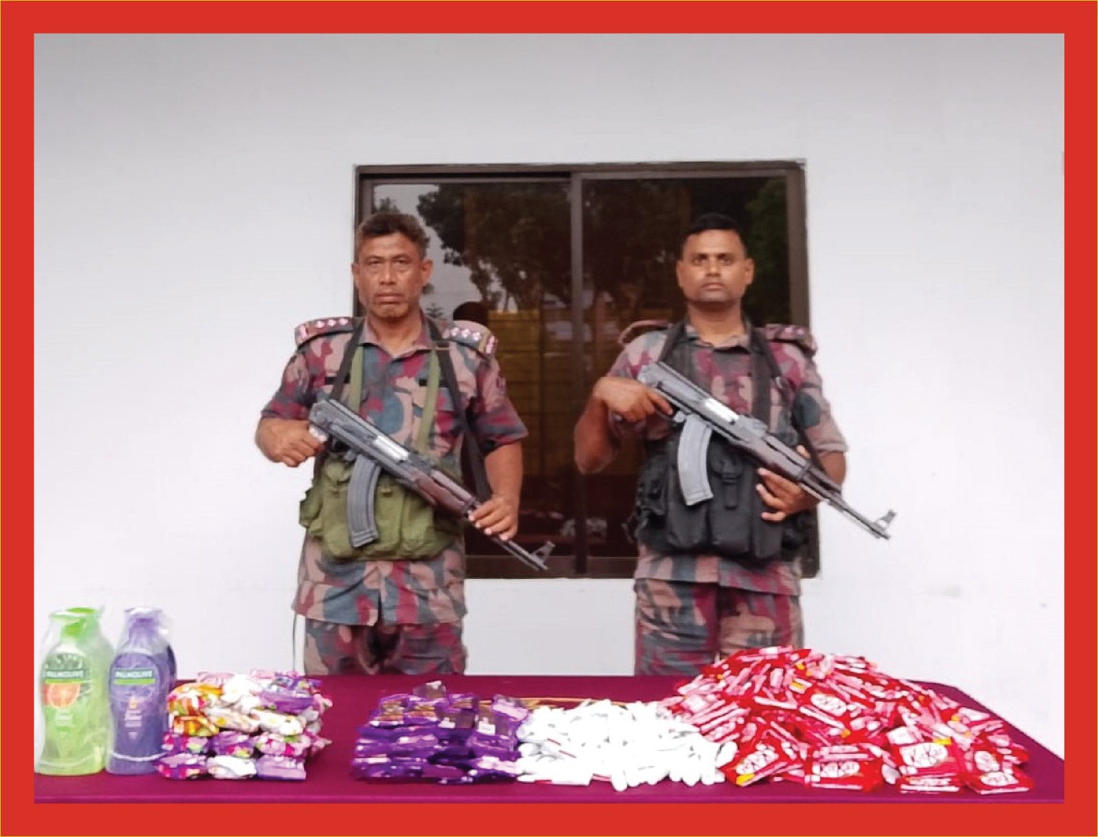 যশোর বেনাপোল সীমান্ত এলাকায় অভিযান চালিয়ে চোরাচালানী মালামাল আটক