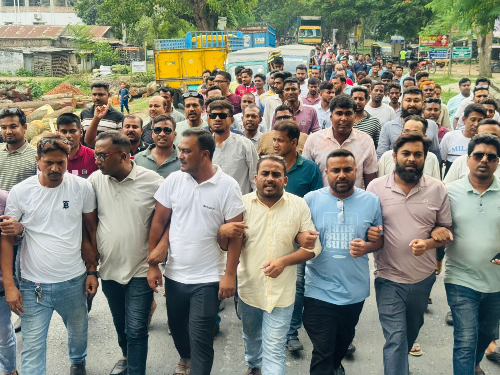 নিষিদ্ধ আ.লীগের নাশকতার বিরুদ্ধে স্বেচ্ছাসেবক দলের বিক্ষোভ