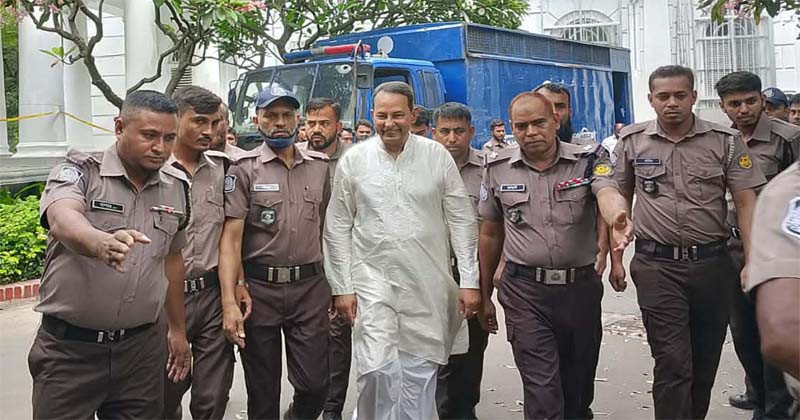 মানবতাবিরোধী অপরাধের মামলায় হাসানুল হক ইনুকে ১০ বছরের কারাদণ্ড দিয়েছে আদালত