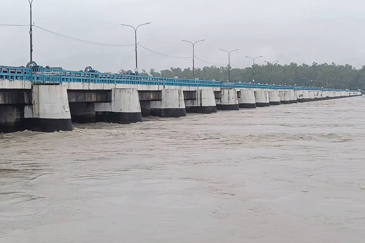 টানা বৃষ্টির কারণে উত্তরাঞ্চলের ৫ জেলায় ফের বন্যার আশঙ্কা!