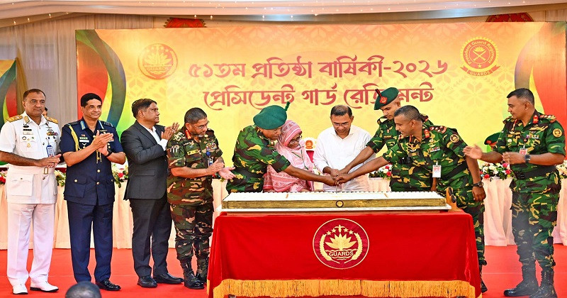 নিরাপত্তা কৌশলে সরকার প্রধানকে জনগণ থেকে দূরে রাখবেন না -পিজিআরের প্রতি প্রধানমন্ত্রী