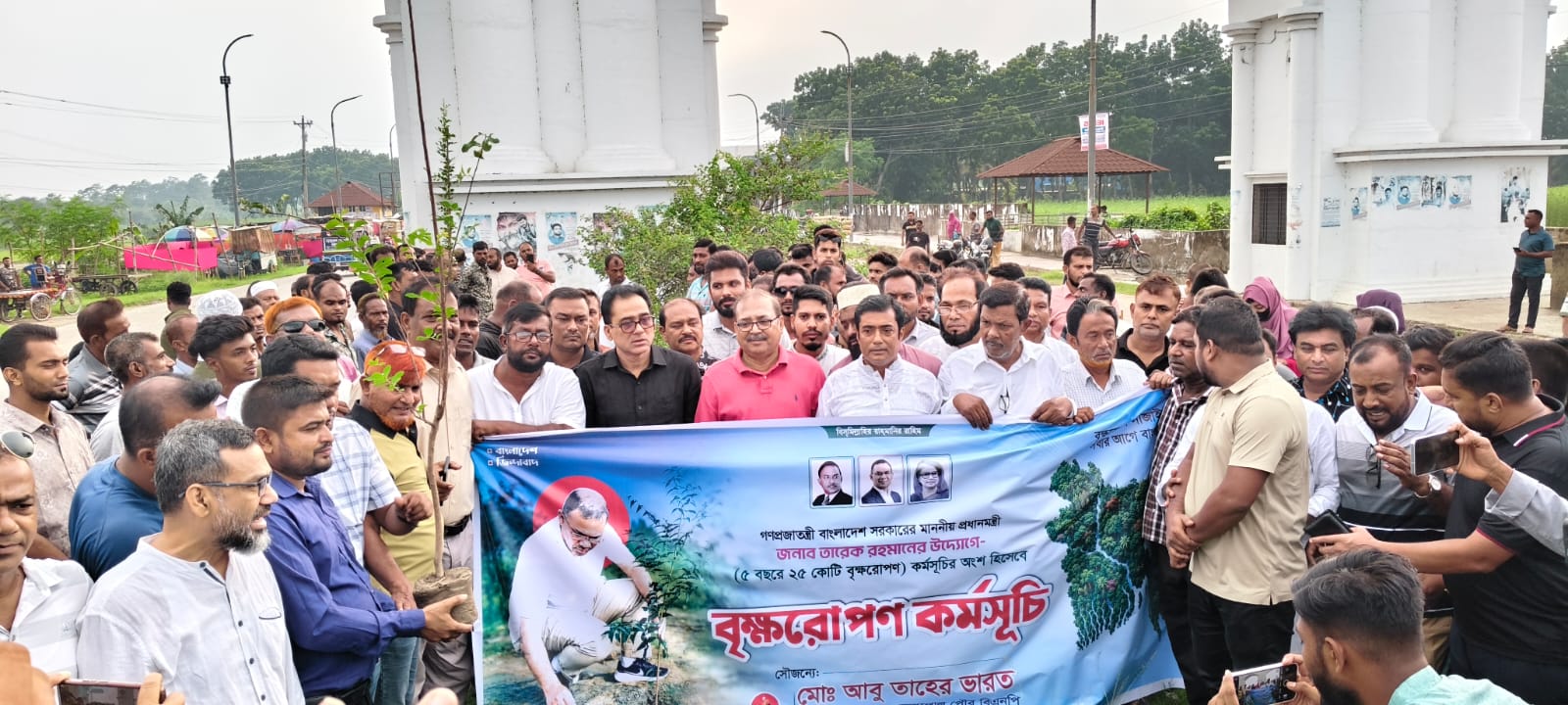 বেনাপোলে পৌর বিএনপির উদ্যোগে বৃক্ষরোপণ কর্মসূচির উদ্ভোধন