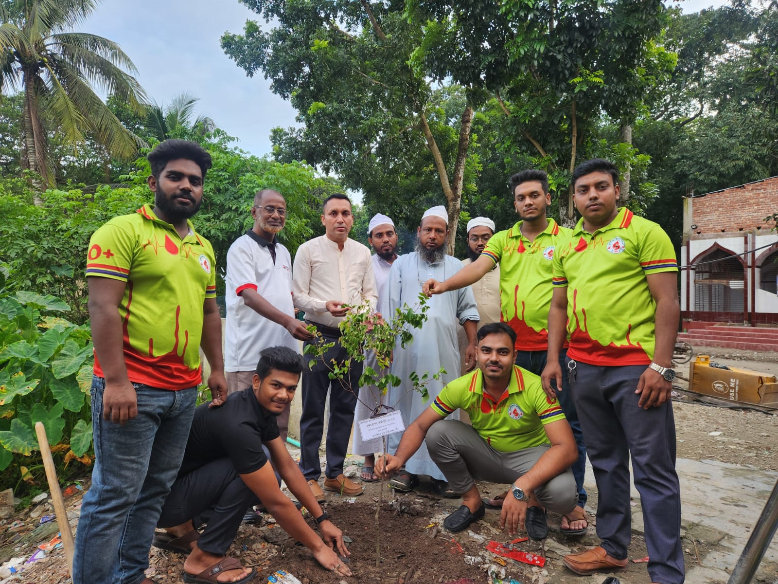 যশোরিয়ান ব্লাড ফাউন্ডেশনের প্রতিষ্ঠাবার্ষিকী উপলক্ষে দোয়া মাহফিল ও বৃক্ষরোপন