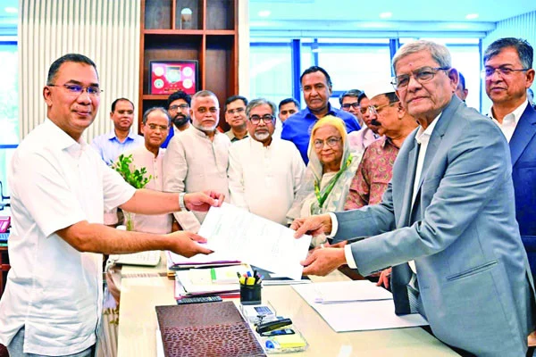 রাষ্ট্রপতি পদে বিএনপির ফখরুলের মনোনয়নপত্র দাখিল, জামায়াত জোটের প্রার্থী অলি 