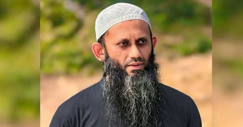 দেশের আলেম সমাজ ক্ষোভে অসন্তোষে ফুঁসছেন
