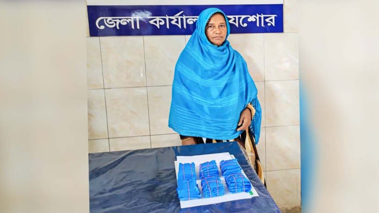শার্শায় ডিএনসির অভিযানে ইয়াবাসহ নারী মাদক কারবারী আটক