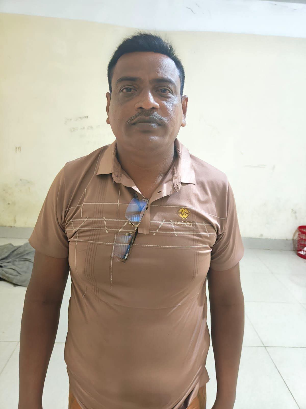 কাগজপুকুরে আওয়ামীলীগ সাধারণ সম্পাদক গ্রেপ্তার