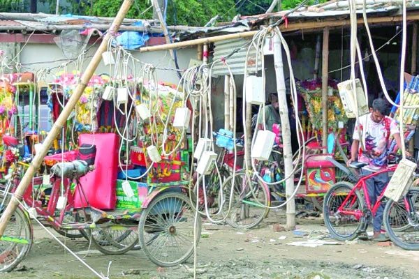 ঢাকায় ৪৮ হাজার অবৈধ চার্জিং পয়েন্ট! দেখবে কে?