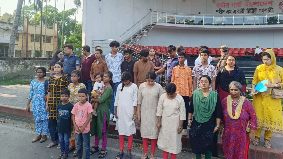পাচার হওয়া ১৮ বাংলাদেশি বেনাপোল দিয়ে ফিরলো, ১৩ বছর বয়সের কিশোরীও সন্তান নিয়ে