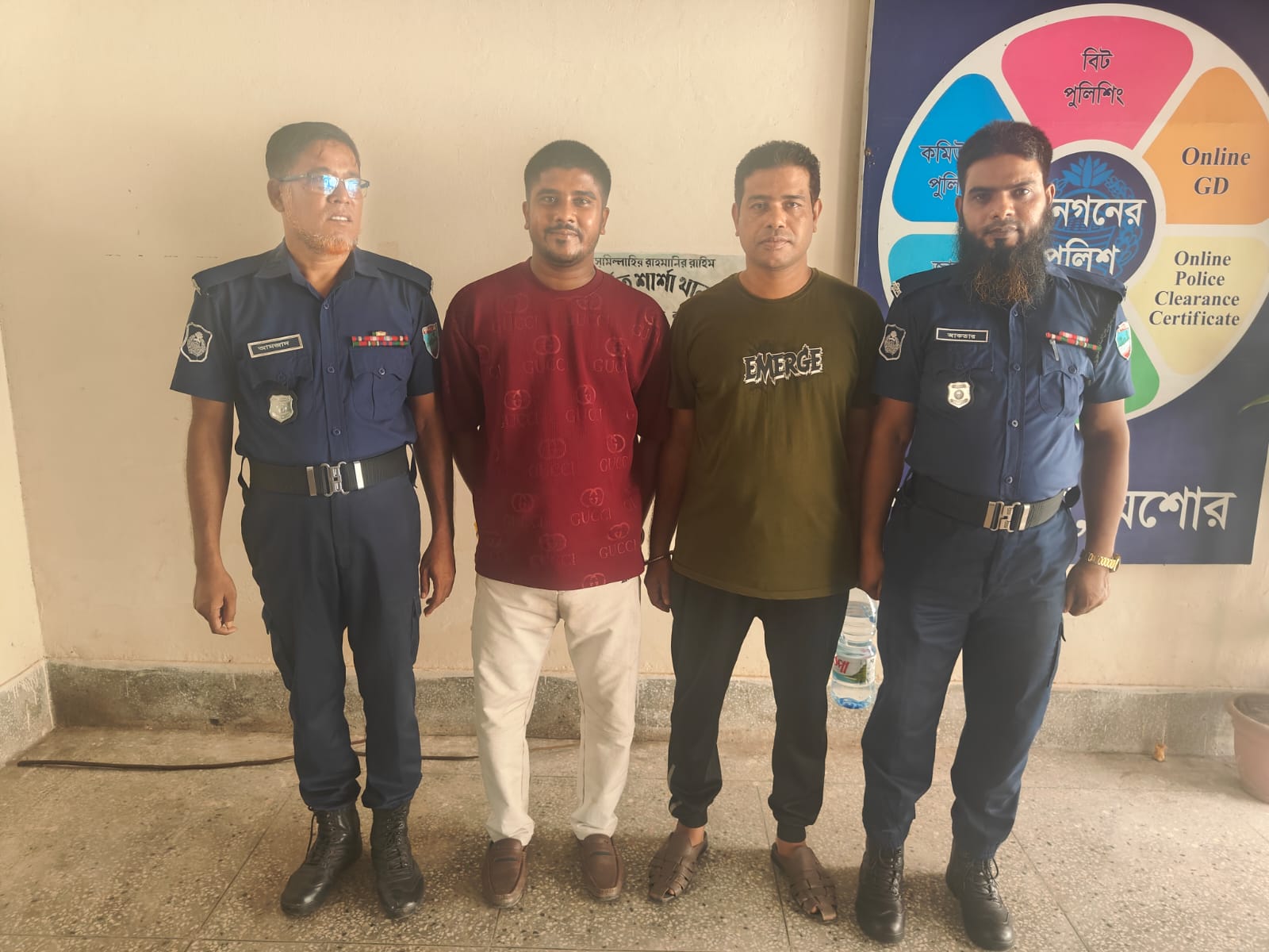 শার্শা থানা পুলিশের বিশেষ অভিযানে নিয়মিত মামলায় ২ আসামী গ্রেফতার