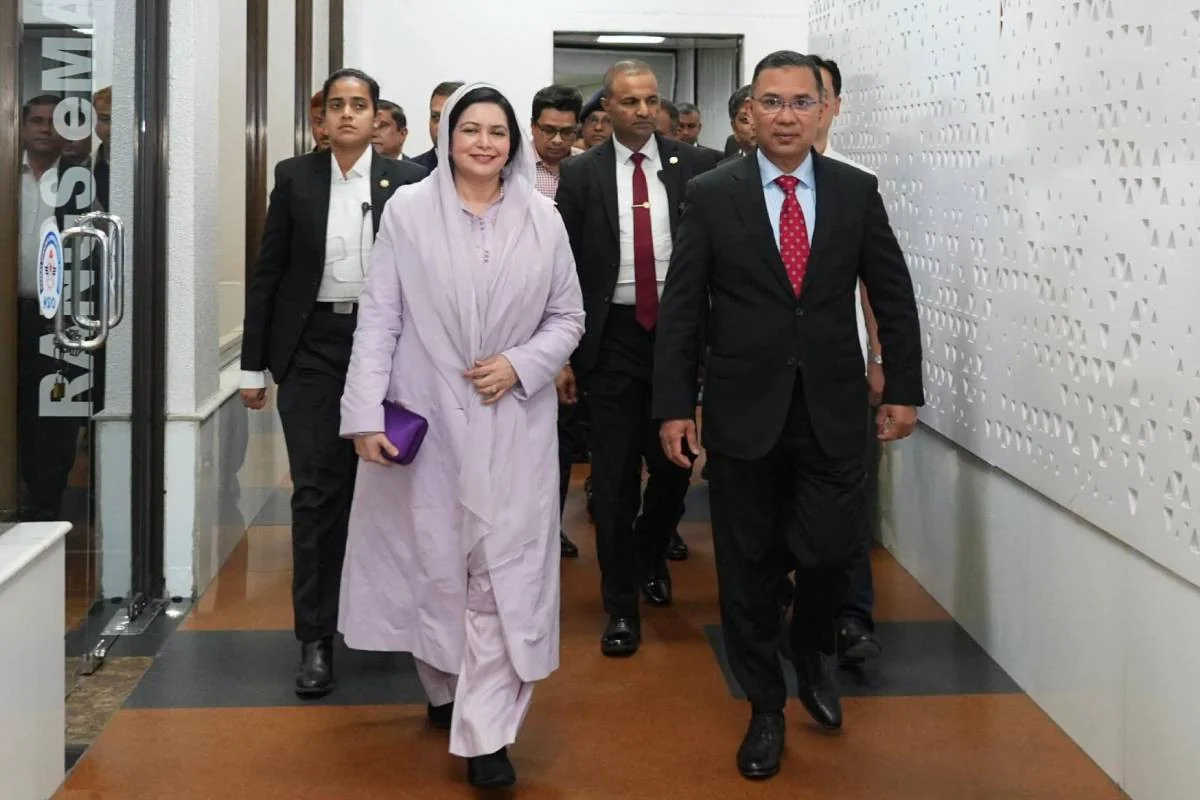 জাপান সফর শেষে দেশে ফিরে এসেছেন প্রধানমন্ত্রী