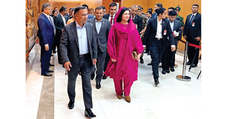 জাপানের পথে রয়েছেন প্রধানমন্ত্রী, অর্থনীতি-বাণিজ্য সম্ভাবনার এক অপার হাতছানি