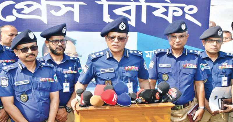 আইন সংবিধান অনুযায়ী যা করা দরকার পুলিশ সেটাই করবে, অনুমতি পেলেই ‘ক্রসফায়ার’ : আইজিপি